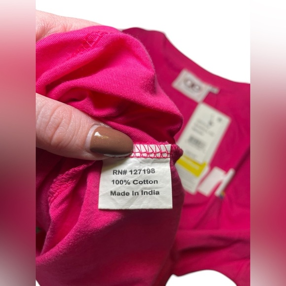 Queer Eye New NWT Pink Human Tee Shirt Size Medium - Picture 6 of 7